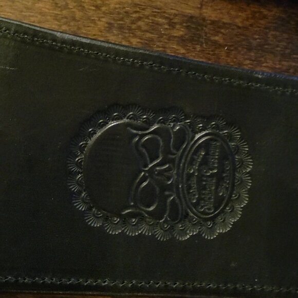 Luxury Black American Alligator Guitar Strap – Ethically Sourced, Master-Crafted - Picture 5 of 7